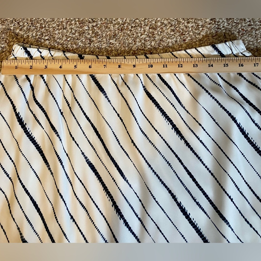 Banana Republic Midi Skirt - Picture 2 of 5